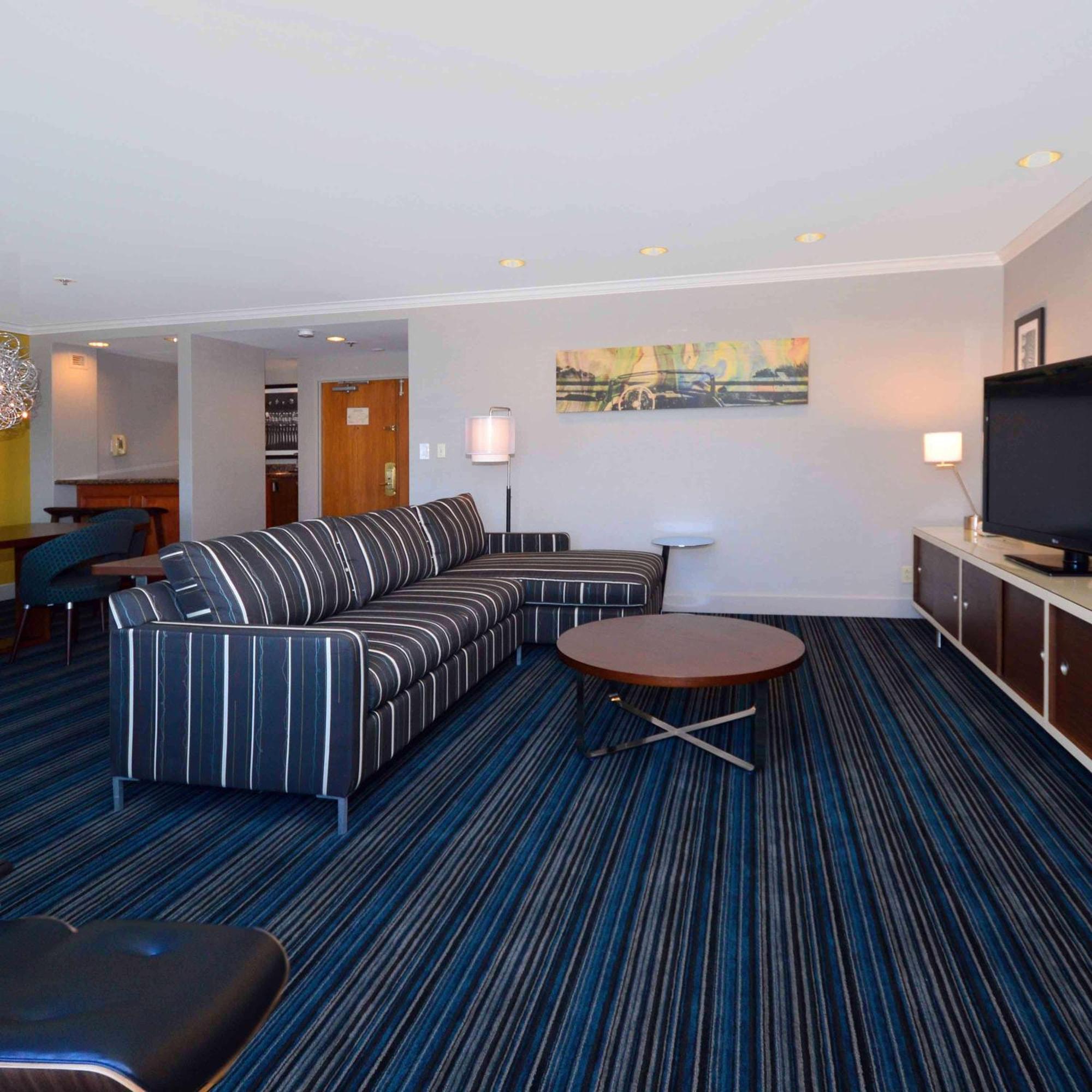 מלון Doubletree By Hilton Newark-Fremont מראה חיצוני תמונה